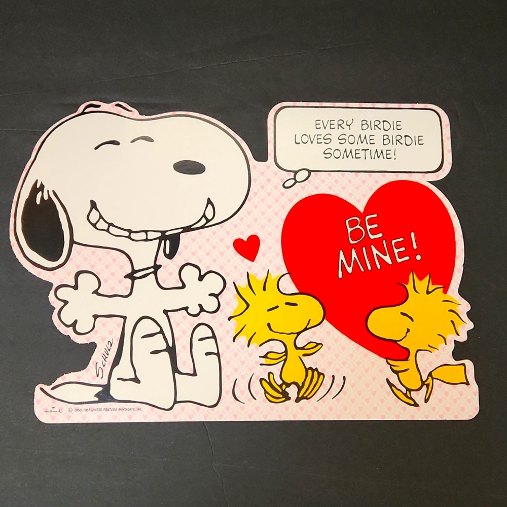 Vintage Snoopy Peanuts Hallmark Die Cut Paper Valentines Decoration